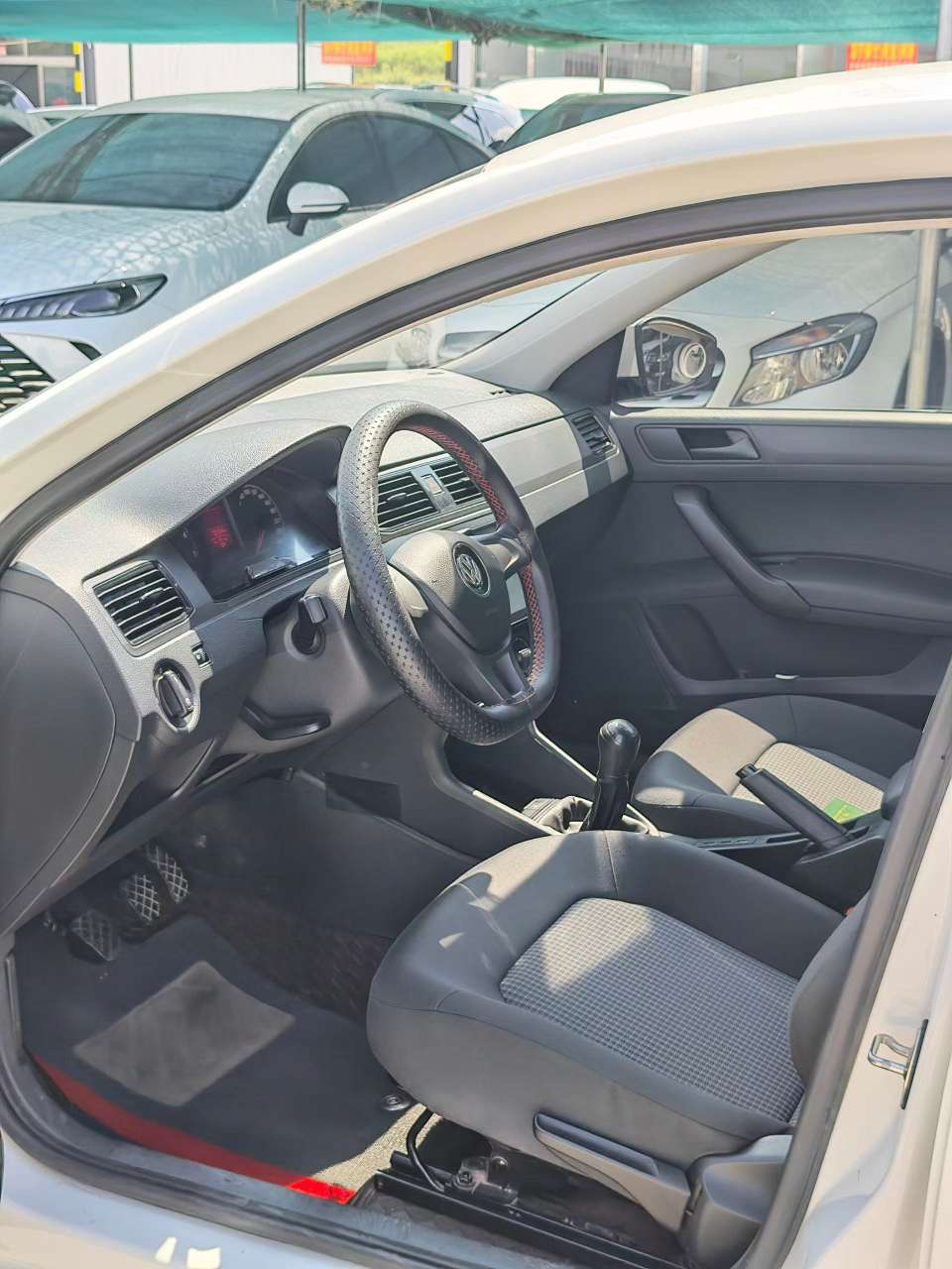 Volkswagen Santana 5
