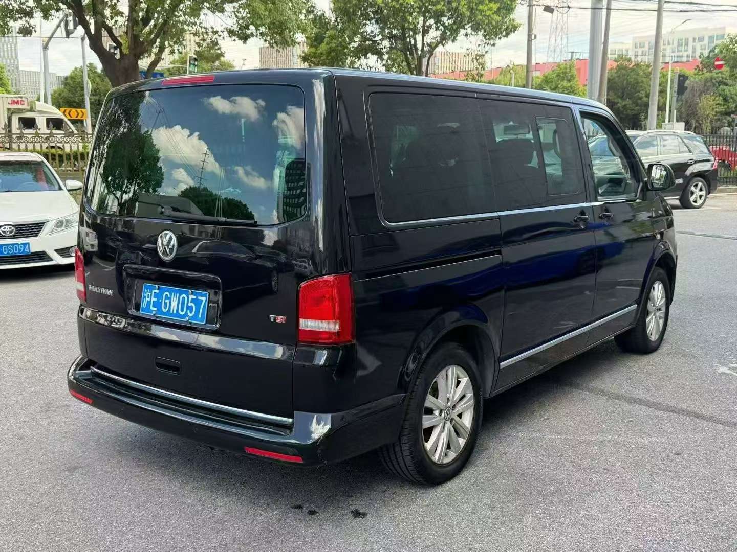 Volkswagen Multivan 2014 2.0T 7-Seat Executive Edition 8