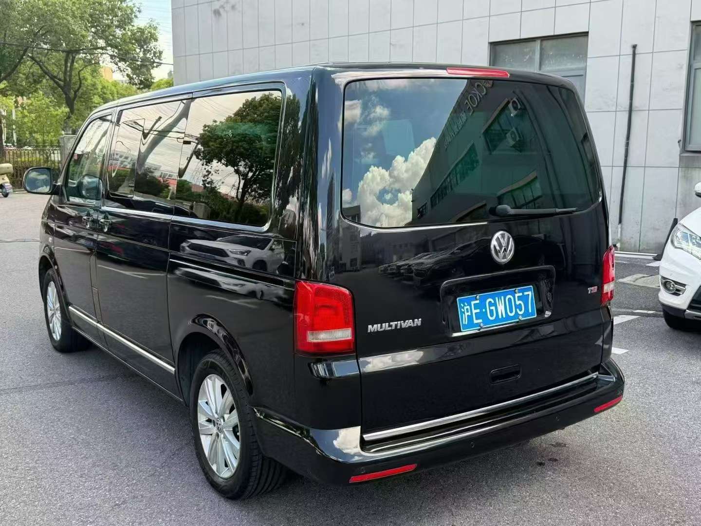 Volkswagen Multivan 2014 2.0T 7-Seat Executive Edition 9