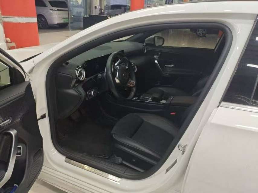Mercedes-Benz A-Class A200L 1.3T Fashion 6