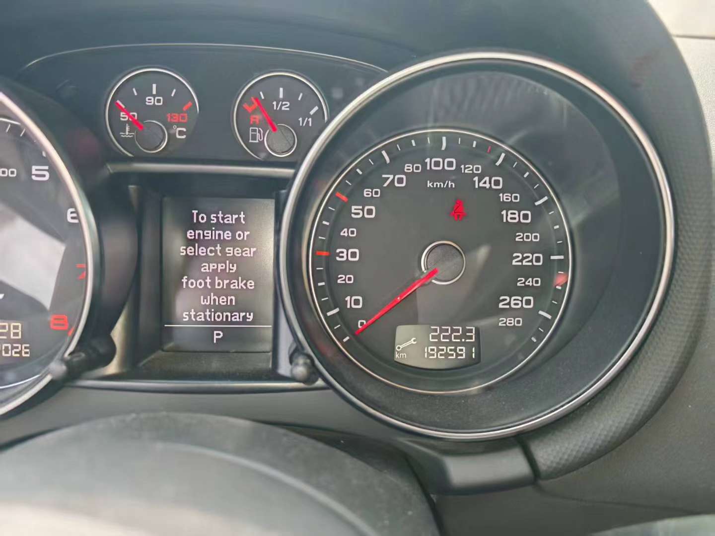 Audi TT 2011 2.0T 8