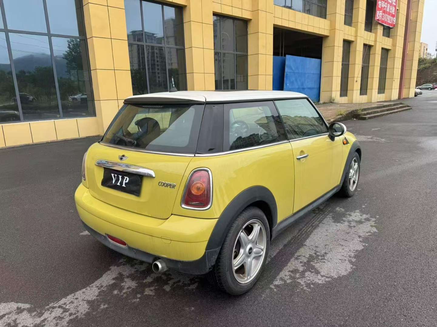 BMW MINI 4