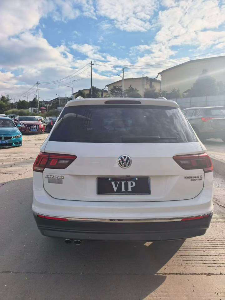 Volkswagen Tiguan L 330 Luxury Edition 4