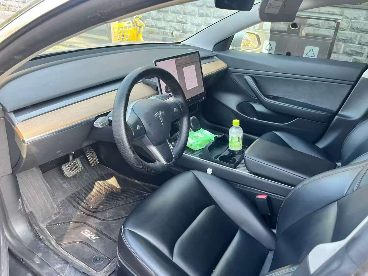 Tesla Model 3 4