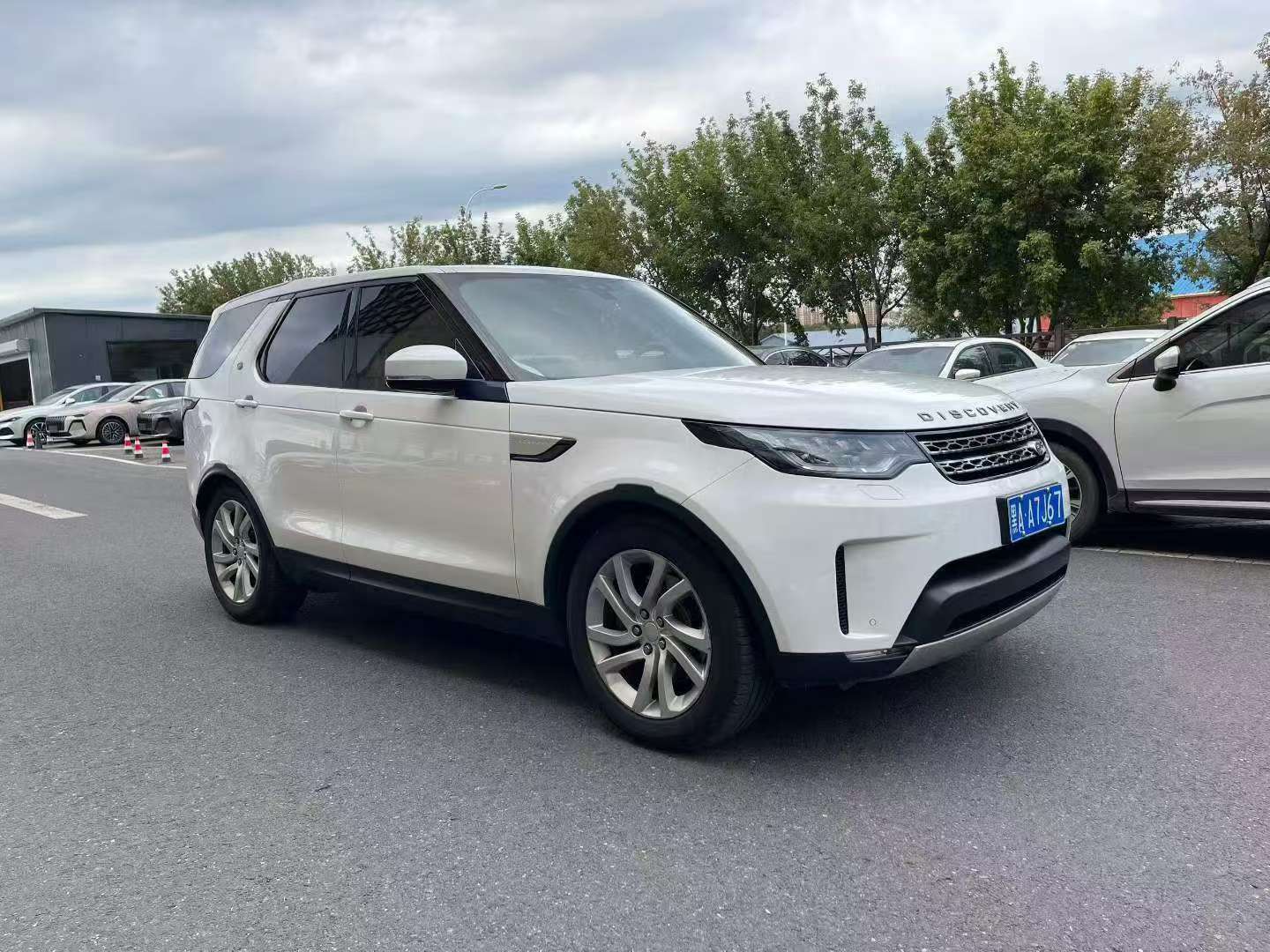 Land Rover Discovery 5 2017 HSE 7-Seater 4WD High Trim 3