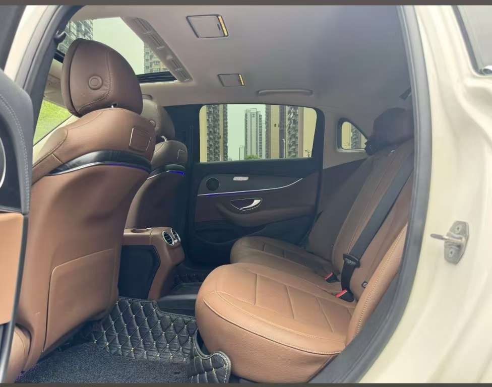 Mercedes-Benz E-Class E200L New Large Screen 5