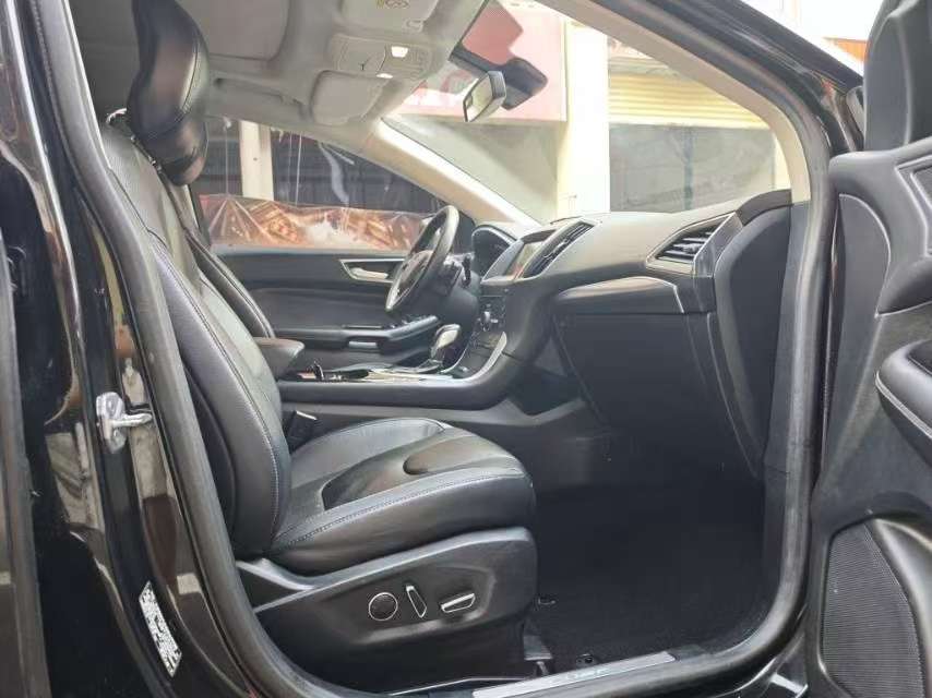 Ford Edge EcoBoost 245 4WD Platinum 2.0T 7