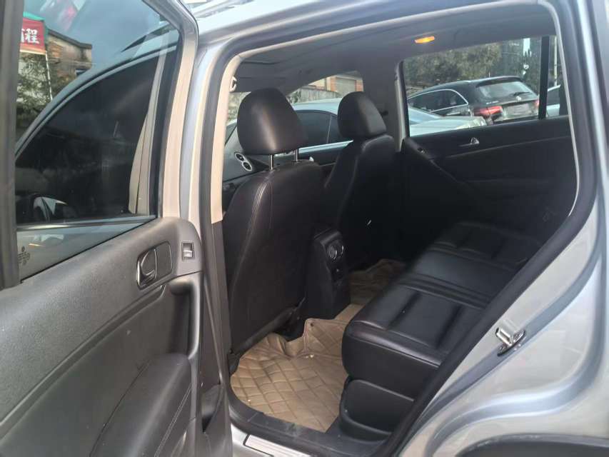 Volkswagen Tiguan 1.8T High Trim 6