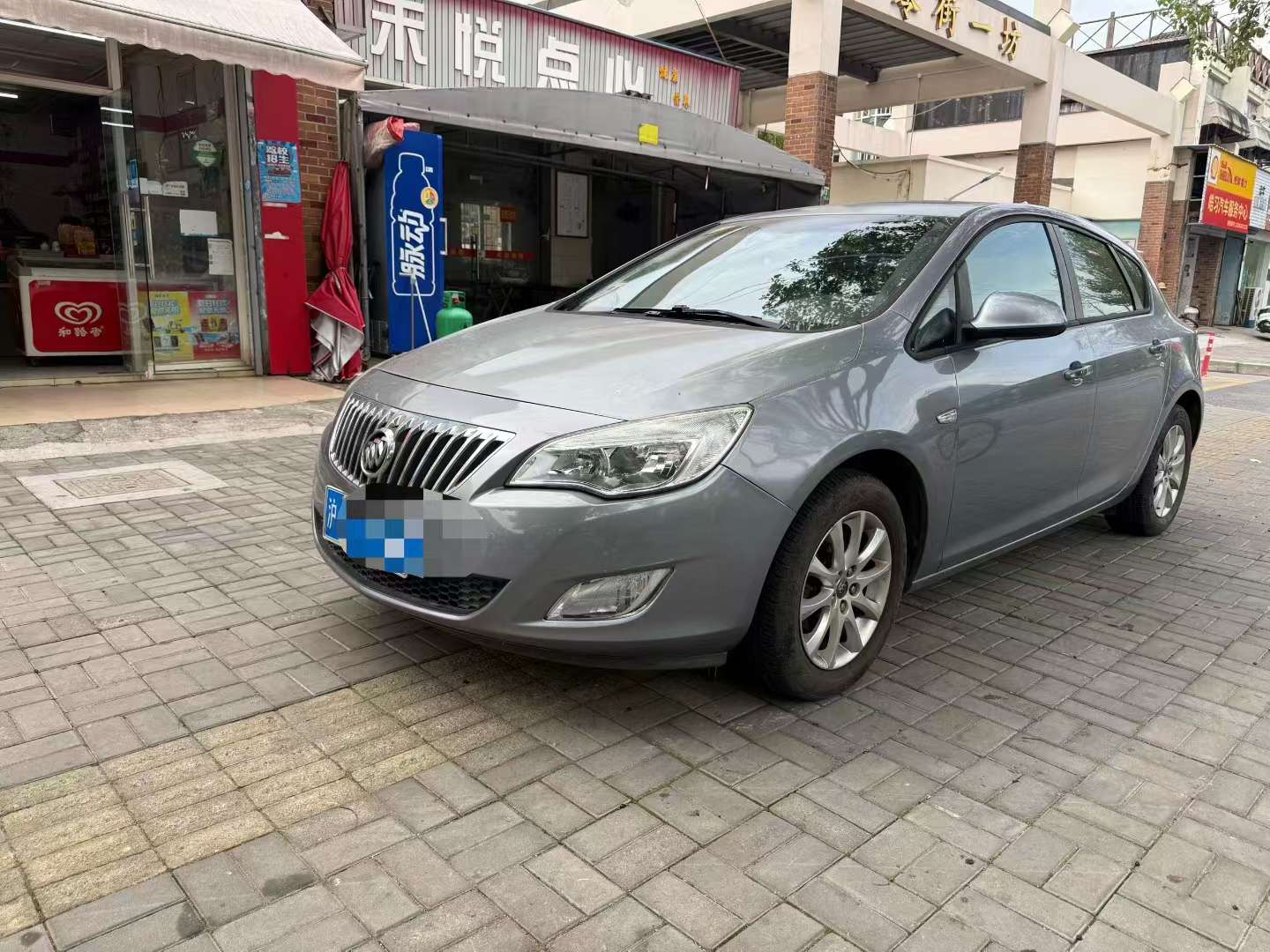 Buick Excelle 1.6 Automatic 2