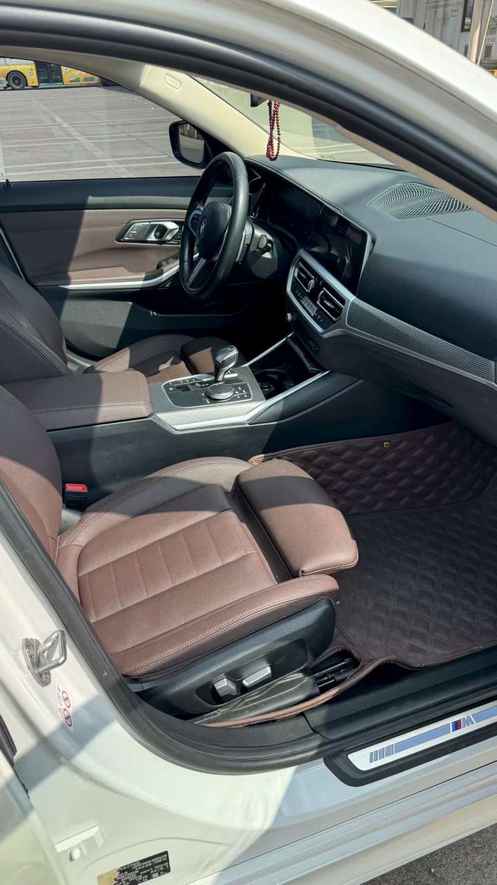 BMW 3 Series 2020 325i M Sport Night Edition 7