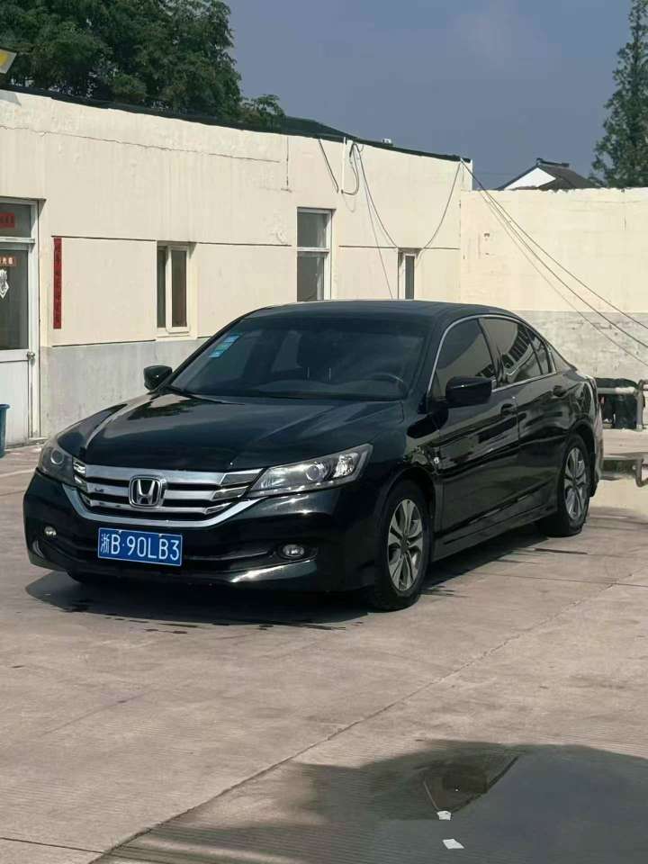 Honda Accord 2.0L Automatic Sunroof