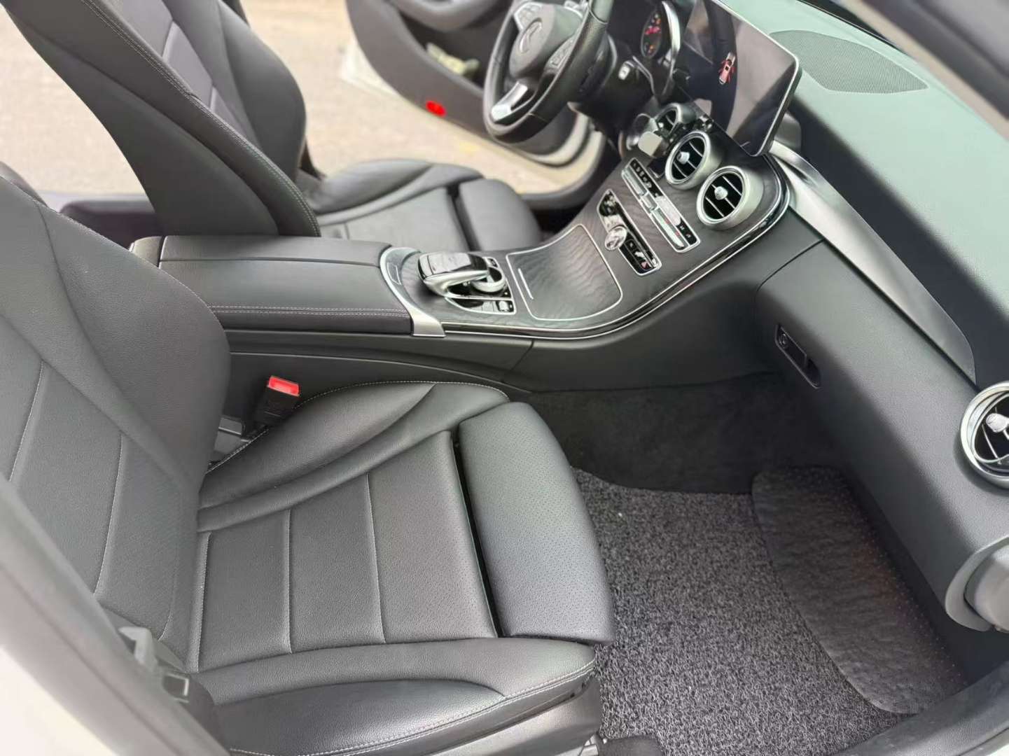 Mercedes-Benz C-Class 1.6T 6