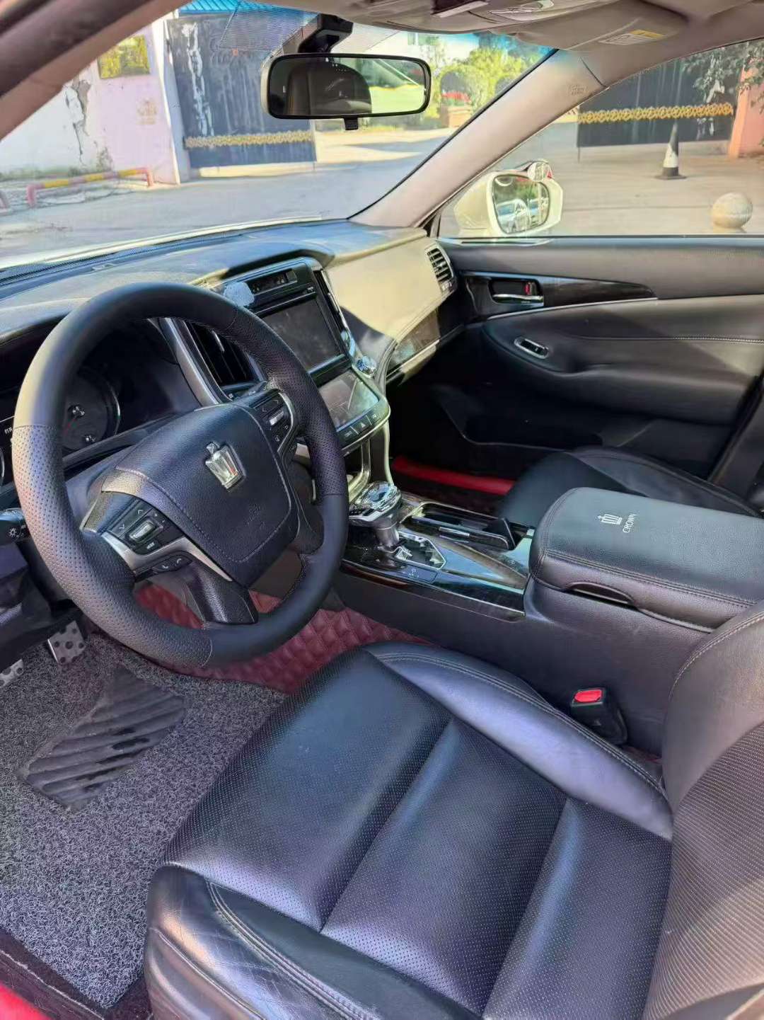 Toyota Crown 2016 2.0T 9