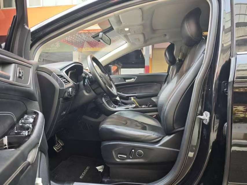 Ford Edge EcoBoost 245 4WD Platinum 2.0T 8