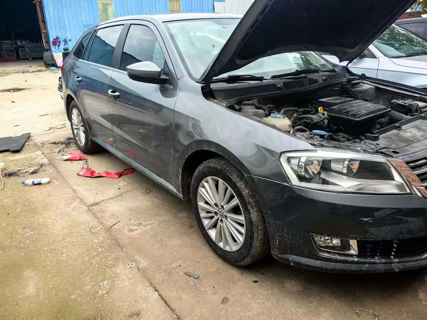 Volkswagen Lingxing 2014 Manual Sunroof High Trim 3