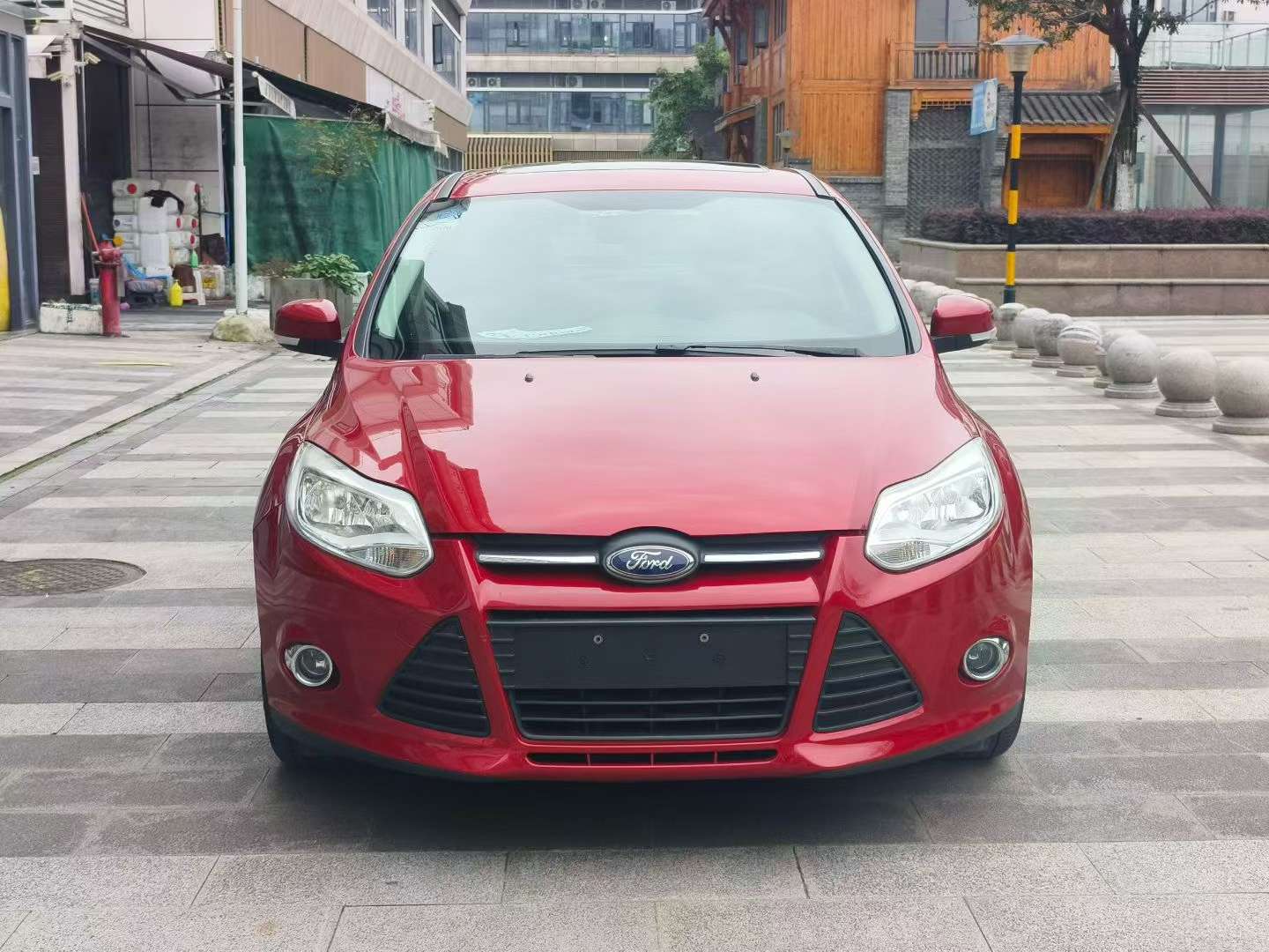Ford Focus 2012 Hatchback 1.6L Automatic Trend 2