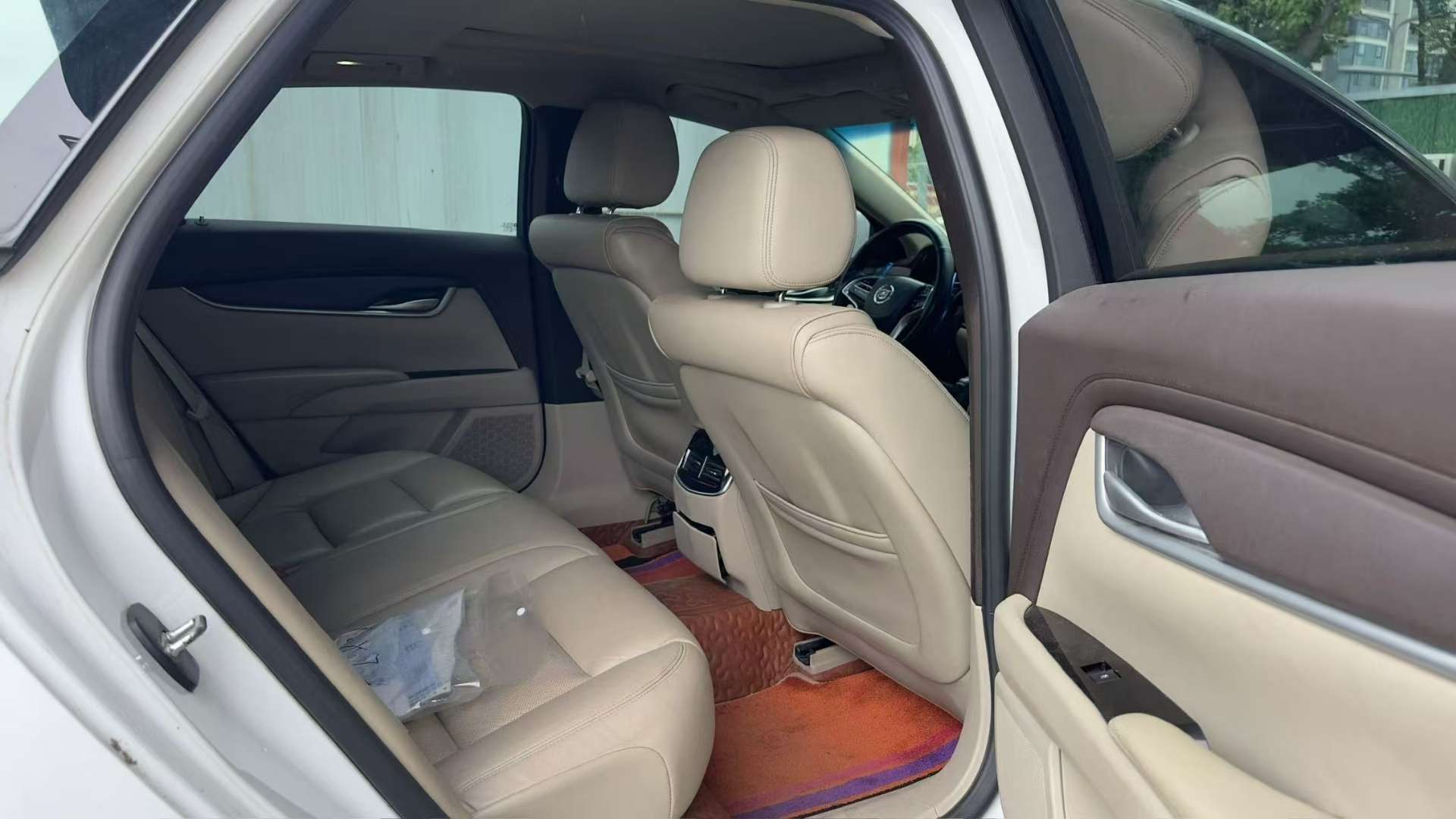 Cadillac XTS 6