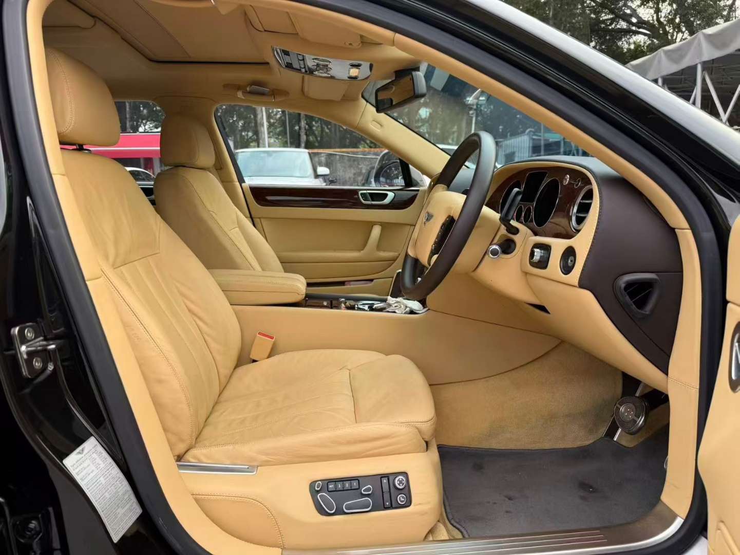 Bentley Flying Spur 6.0L W12 4-Seater 6