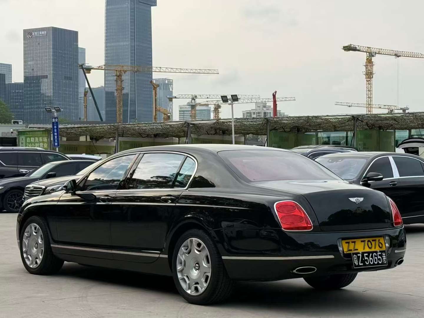 Bentley Flying Spur 6.0L W12 4-Seater 4