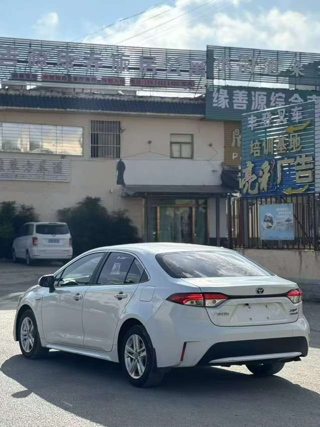 Toyota Levin 1.8L Hybrid Automatic 3