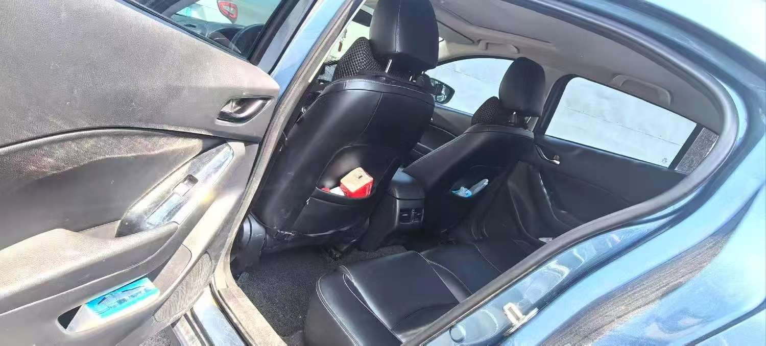 Mazda Axela 2017 1.5L Luxury Sedan 8