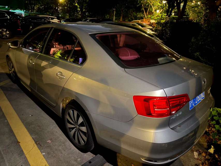 Volkswagen Sagitar 2016 Manual 9