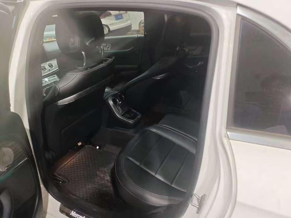 Mercedes-Benz E-Class 2.0T Sport Luxury 5