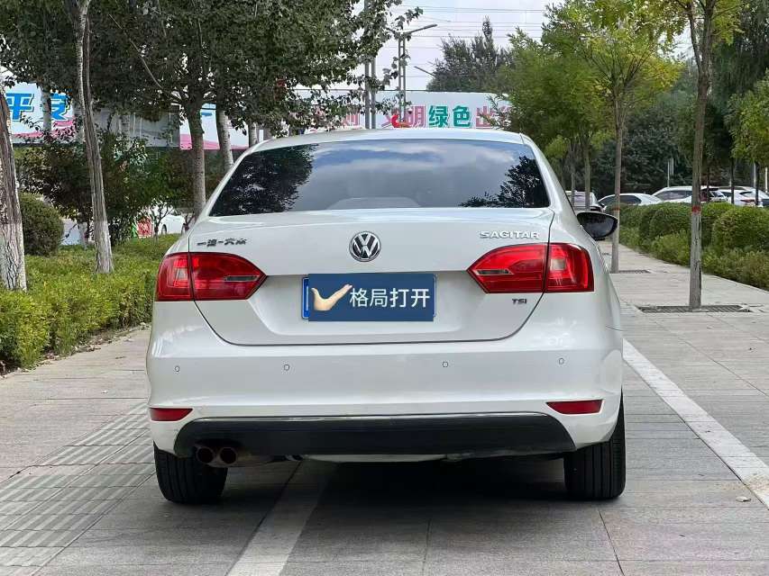 Volkswagen Sagitar 1.4T 8