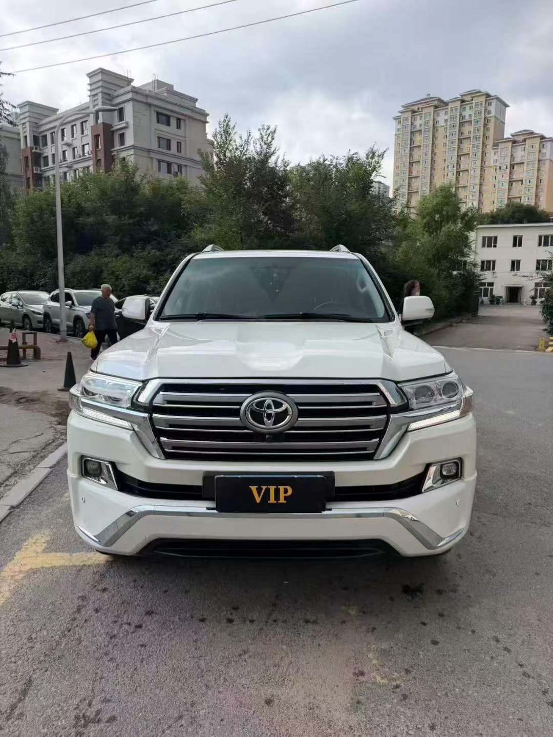 Toyota Land Cruiser 2014 5-Seat Version 2