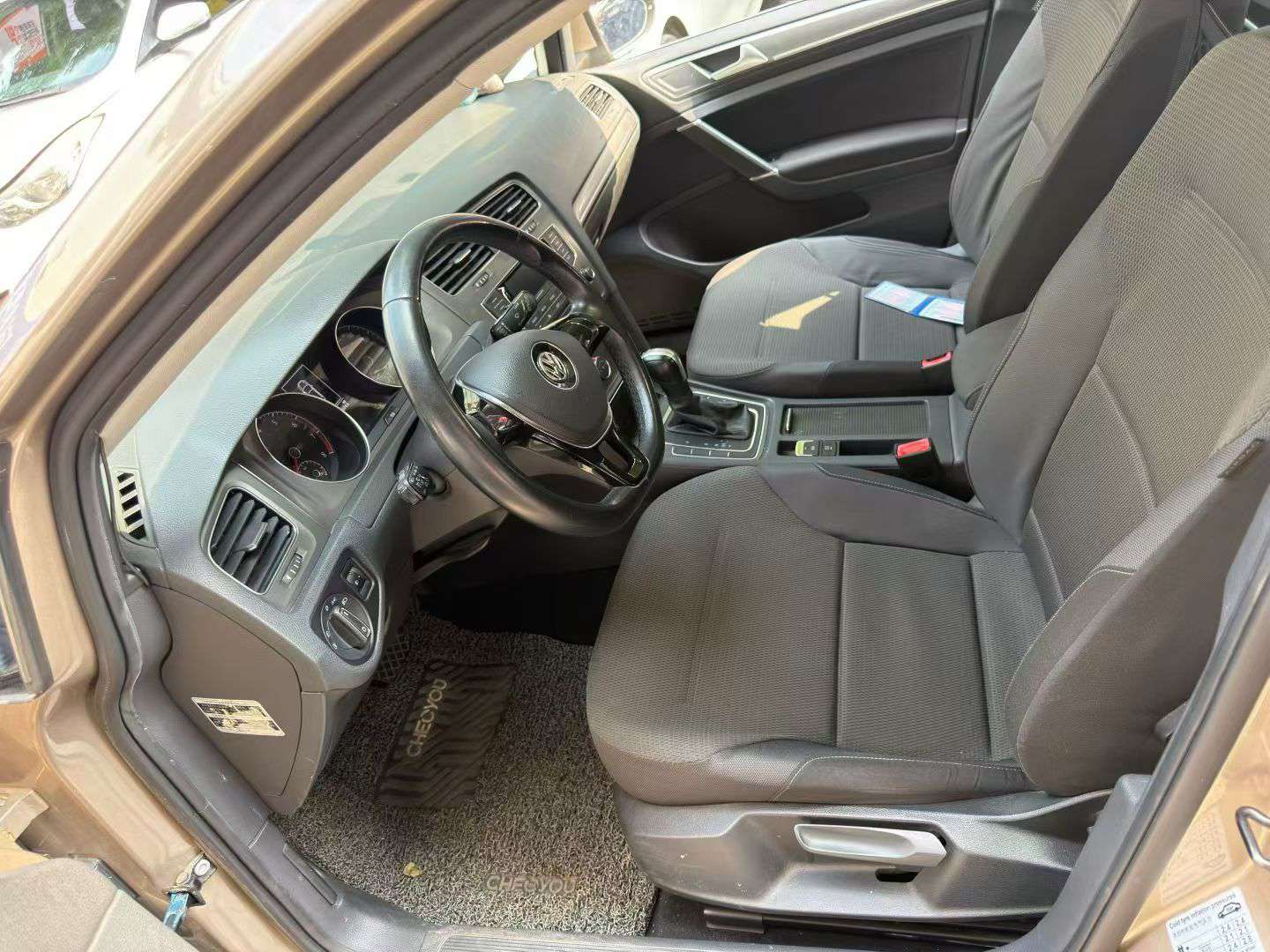Volkswagen Golf 1.4T Automatic Sunroof 4