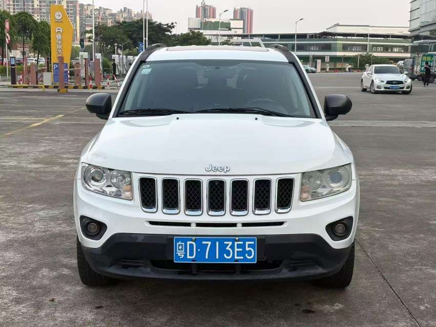 Jeep Compass 2.4L Luxury Edition 2