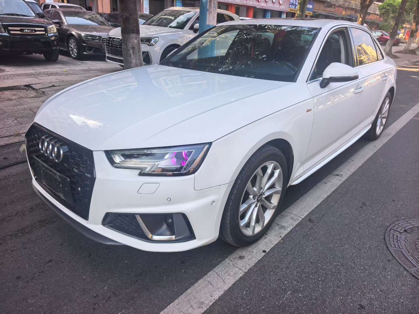 Audi A4L 3