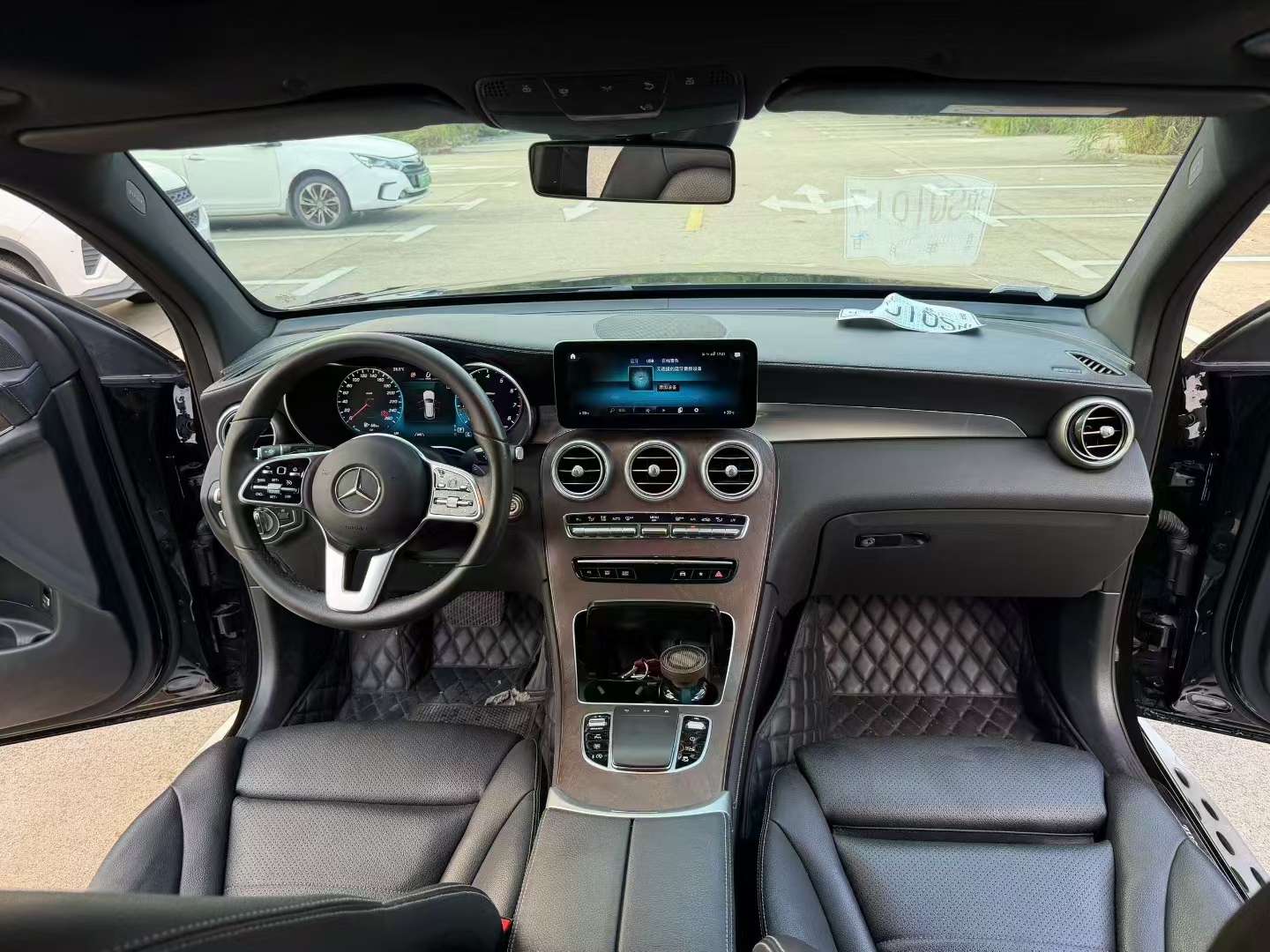 Mercedes-Benz GLC 2020 300L 2.0T 4WD 9