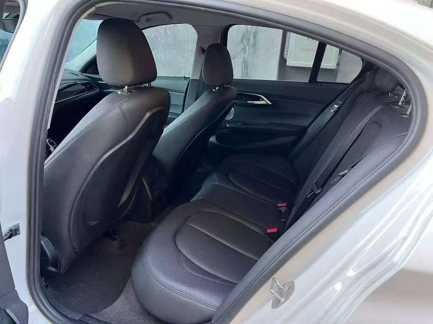 BMW 1 Series 120i 1.5T Sport Edition 6