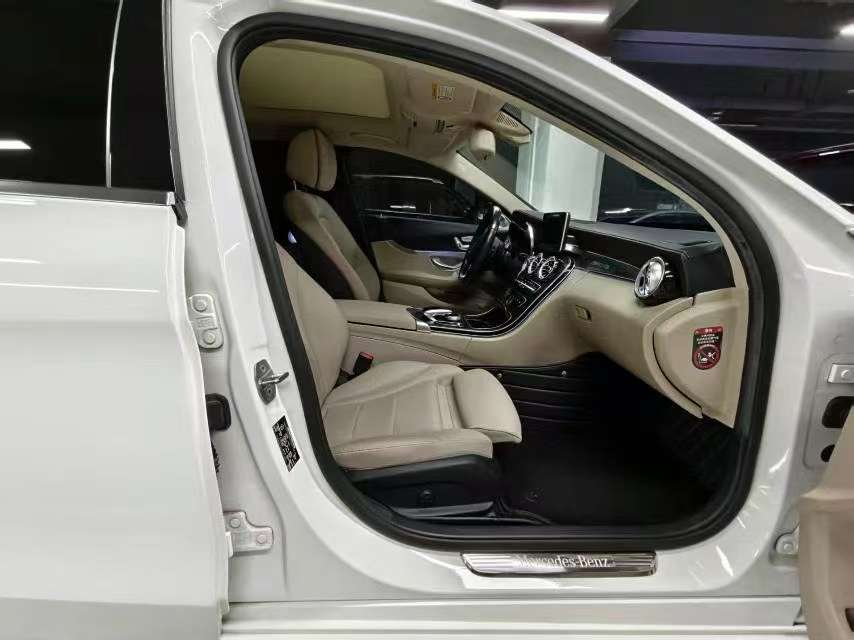 Mercedes-Benz C-Class 2018 C200L 2.0T Sport 7
