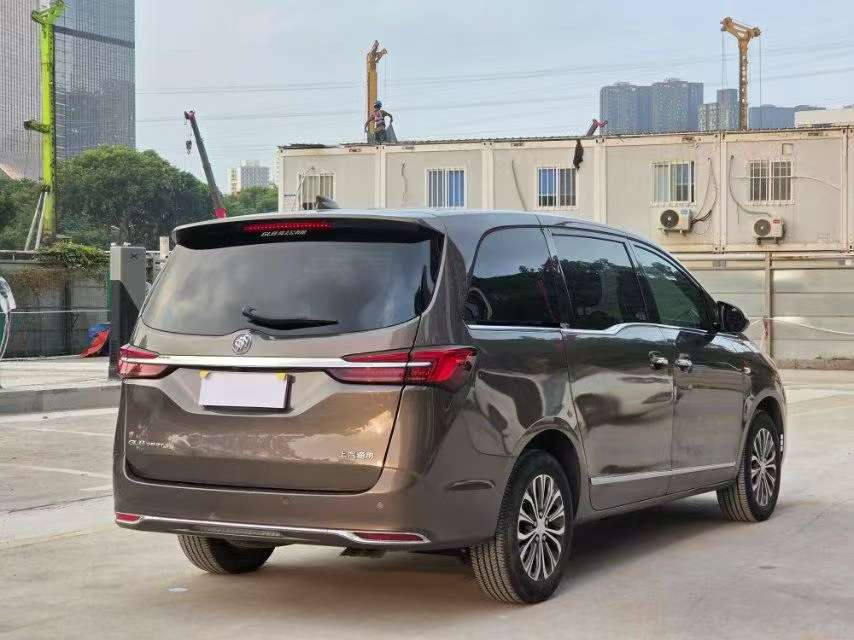 Buick GL8 652T Luxury 4