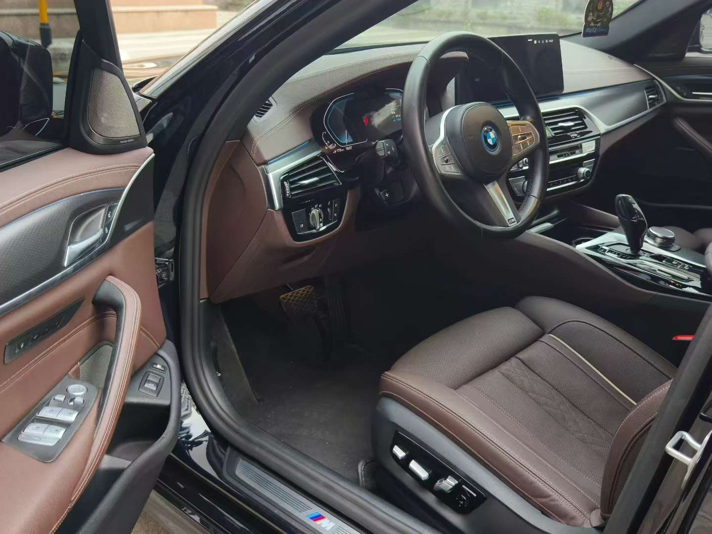 BMW 5 Series 2022 Facelift 535Le Pioneer Edition M Sport Package 4