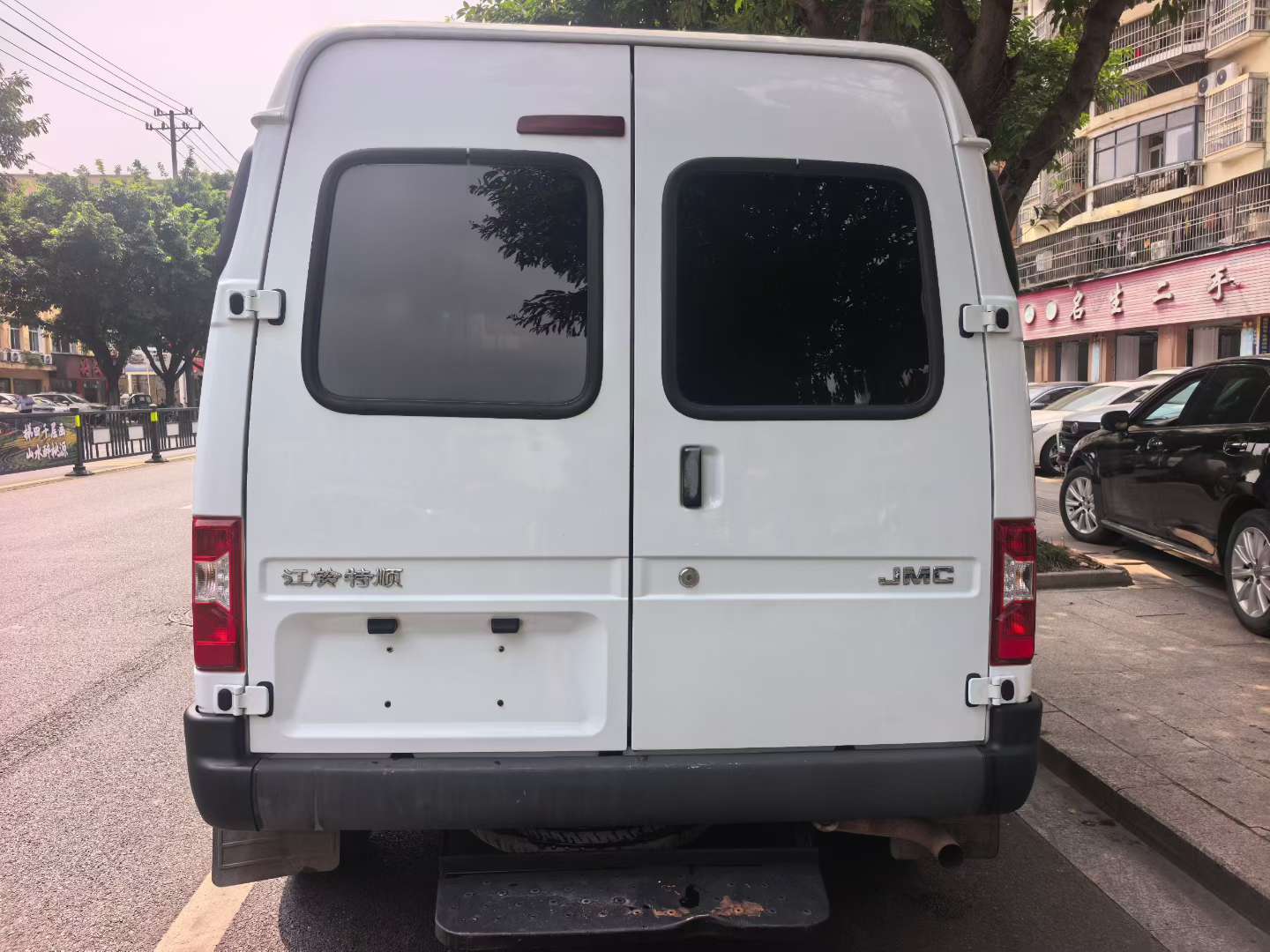 JMC Transit 6-Seater Blue Plate 5