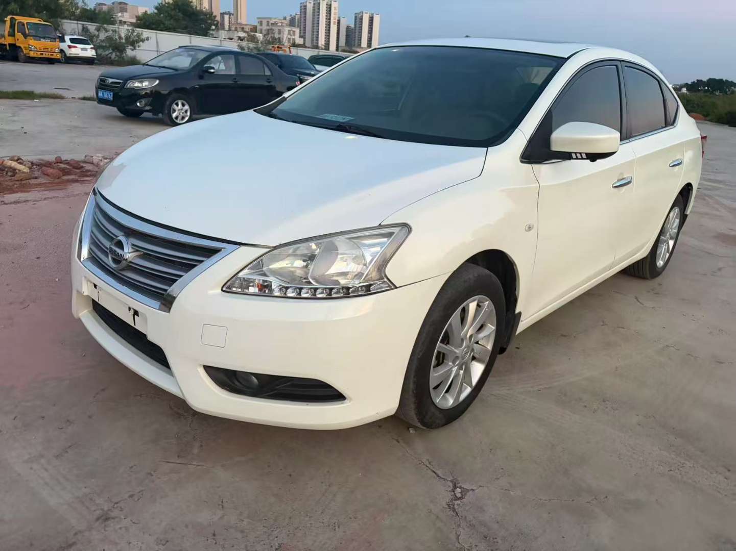 Nissan Sylphy 2015 1.6 Automatic Deluxe Edition