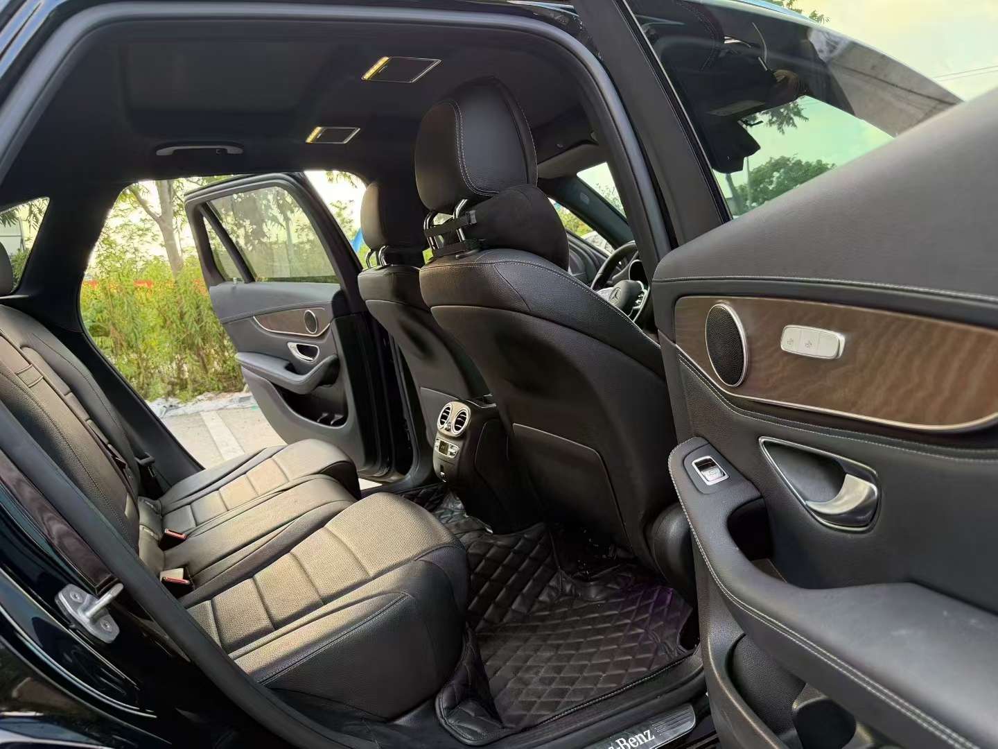 Mercedes-Benz GLC 2020 300L 2.0T 4WD 8