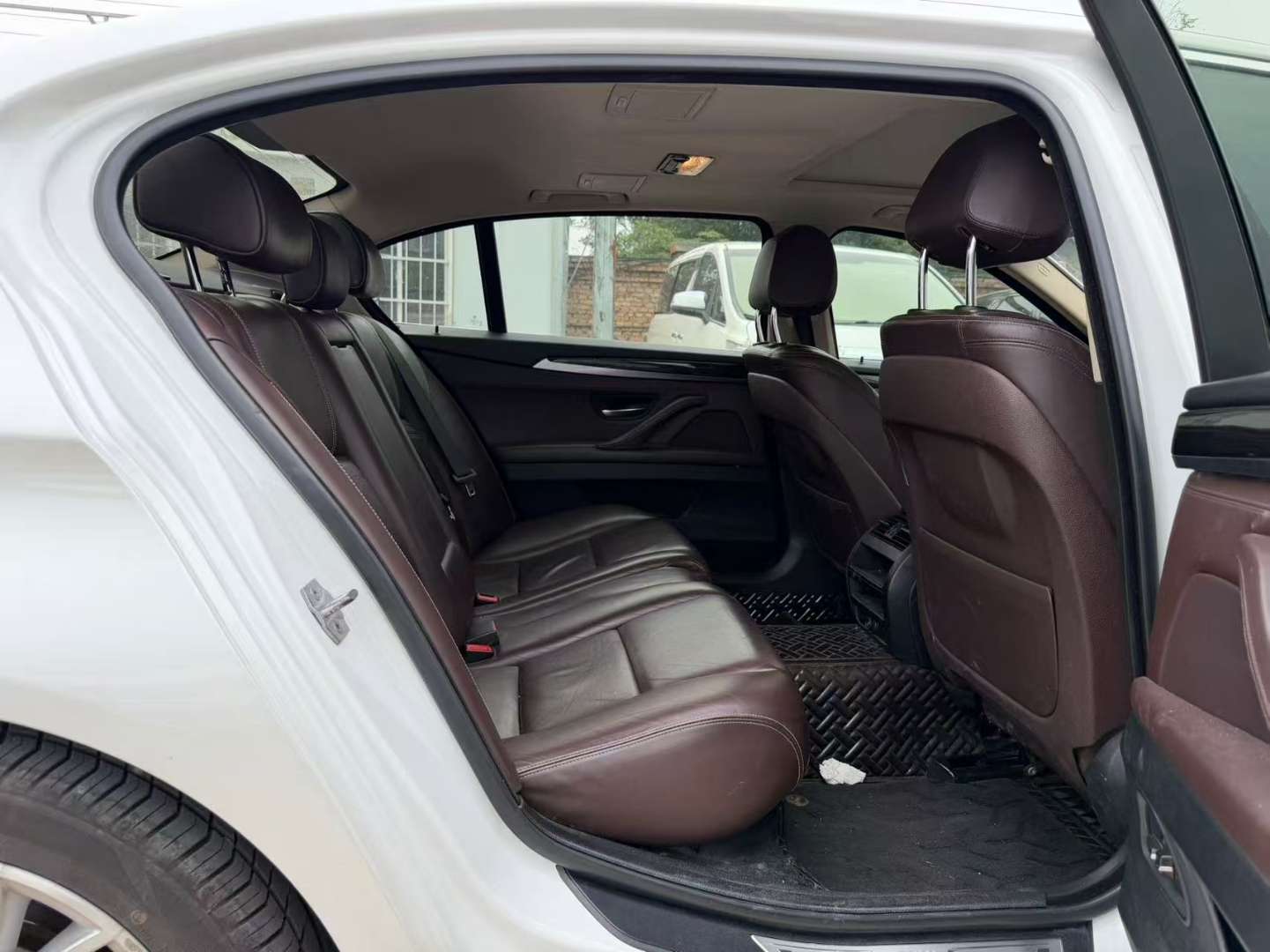 BMW 5 Series 2017 2.0T Automatic Sunroof Luxury 8