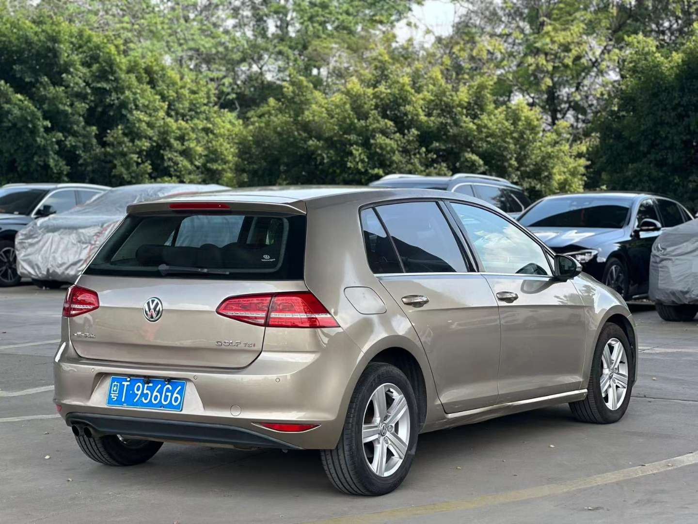Volkswagen Golf 2014 1.4T Automatic Luxury 4