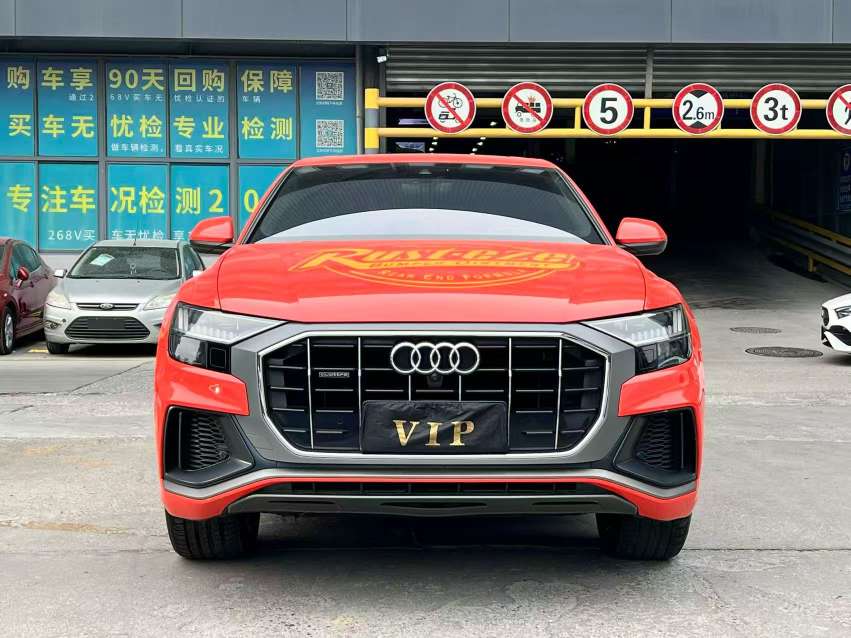 Audi Q8 2020 55 Luxury 2