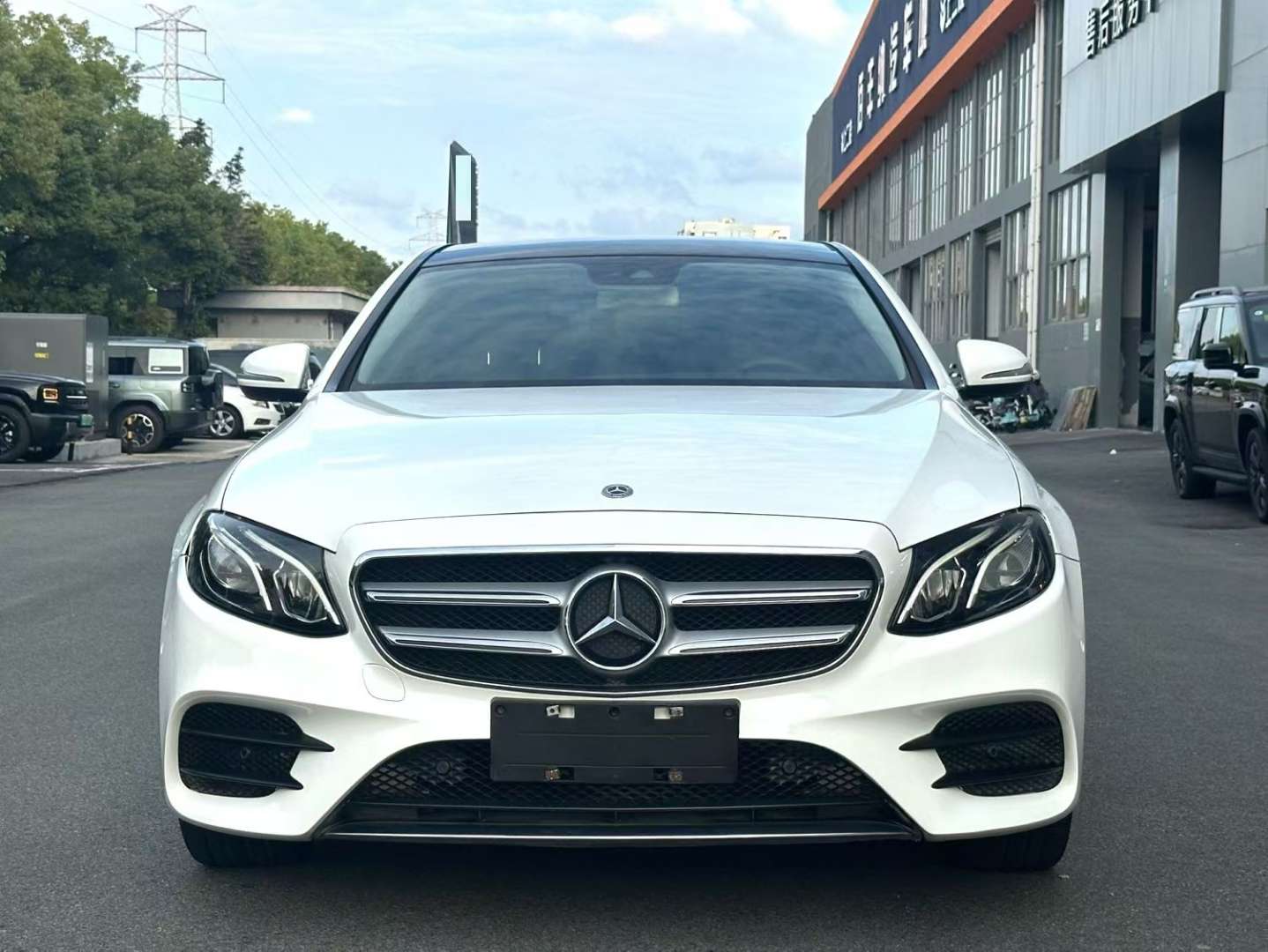 Mercedes-Benz E-Class E200L New Large Display 2