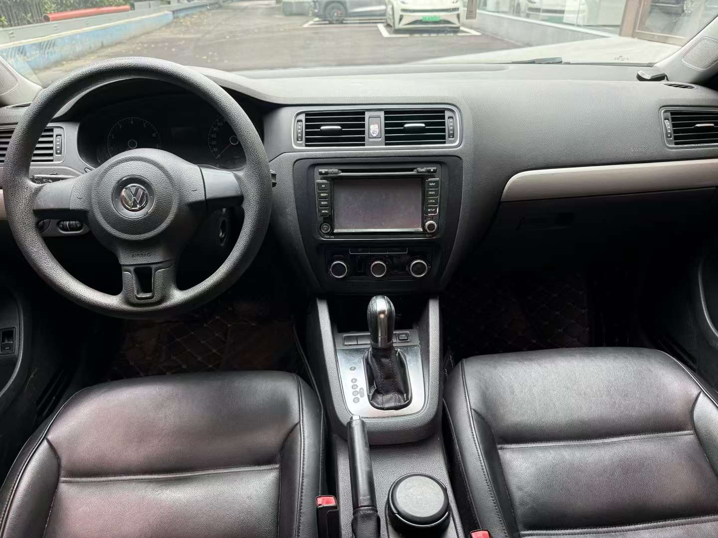 Volkswagen Sagitar 2012 1.6L Automatic Sunroof 6