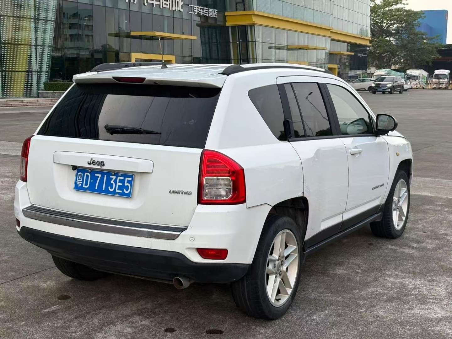 Jeep Compass 2.4L Luxury Edition 4