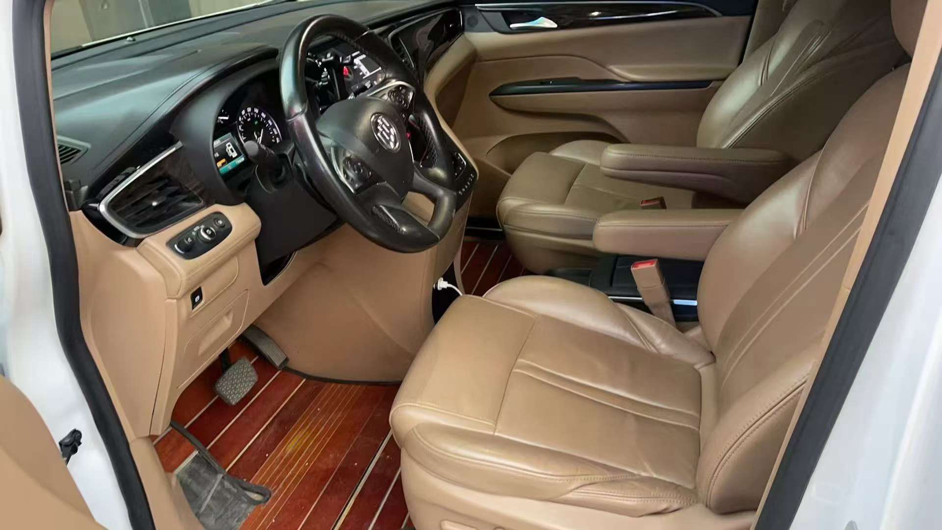 Buick GL8 ES 28T Premium 2.0T 3