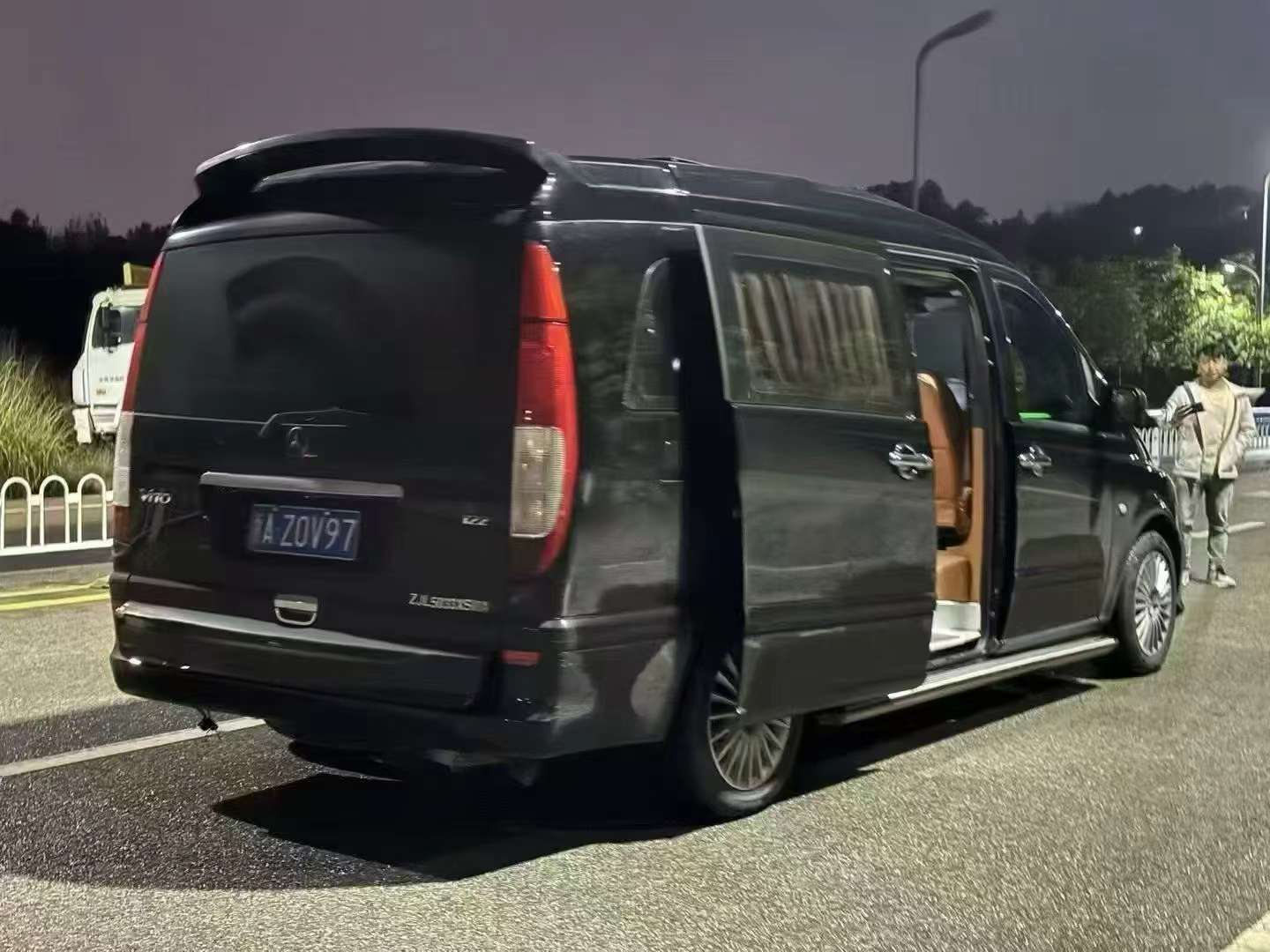 Mercedes-Benz Vito 4
