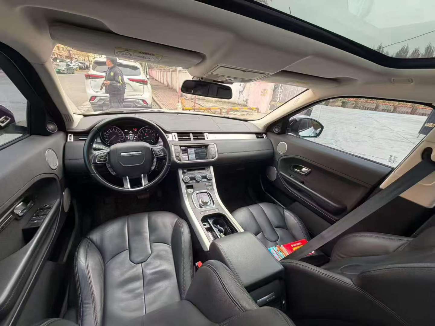 Land Rover Range Rover Evoque 2.0T AWD 6
