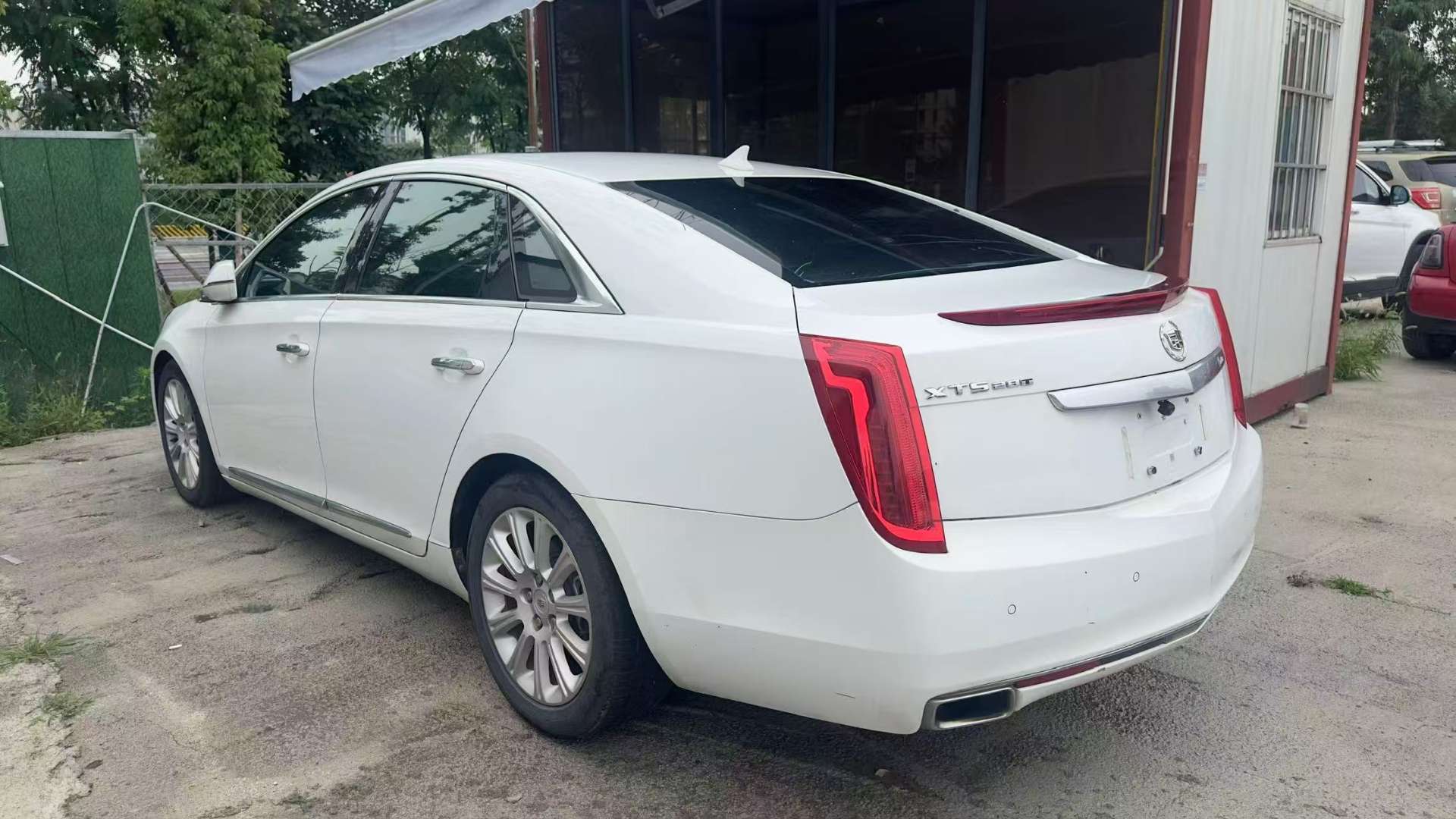Cadillac XTS 4